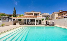 Villa Sabina - 6 Bedroom House